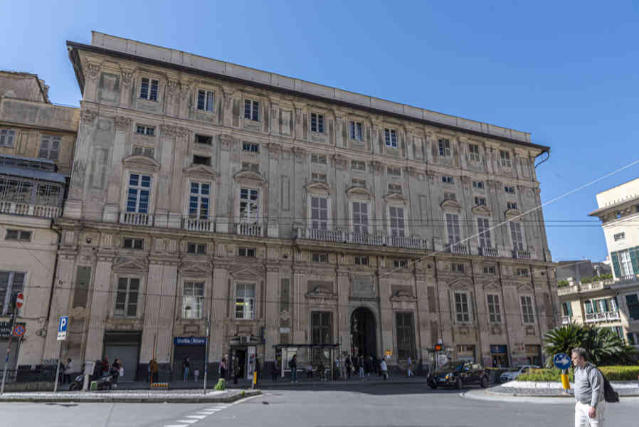 Italia - Génova 045 - palacio Belimbau.jpg